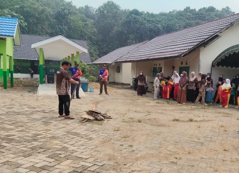 BPBD Balangan Bekali Siswa SLB Mitigasi Kebakaran Sejak Dini